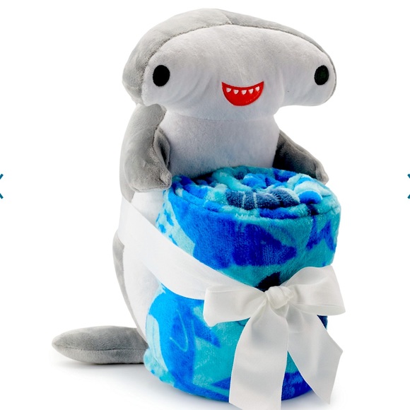 NWT The Big One Kids Hammerhead Shark Buddy & Blanket Throw Set